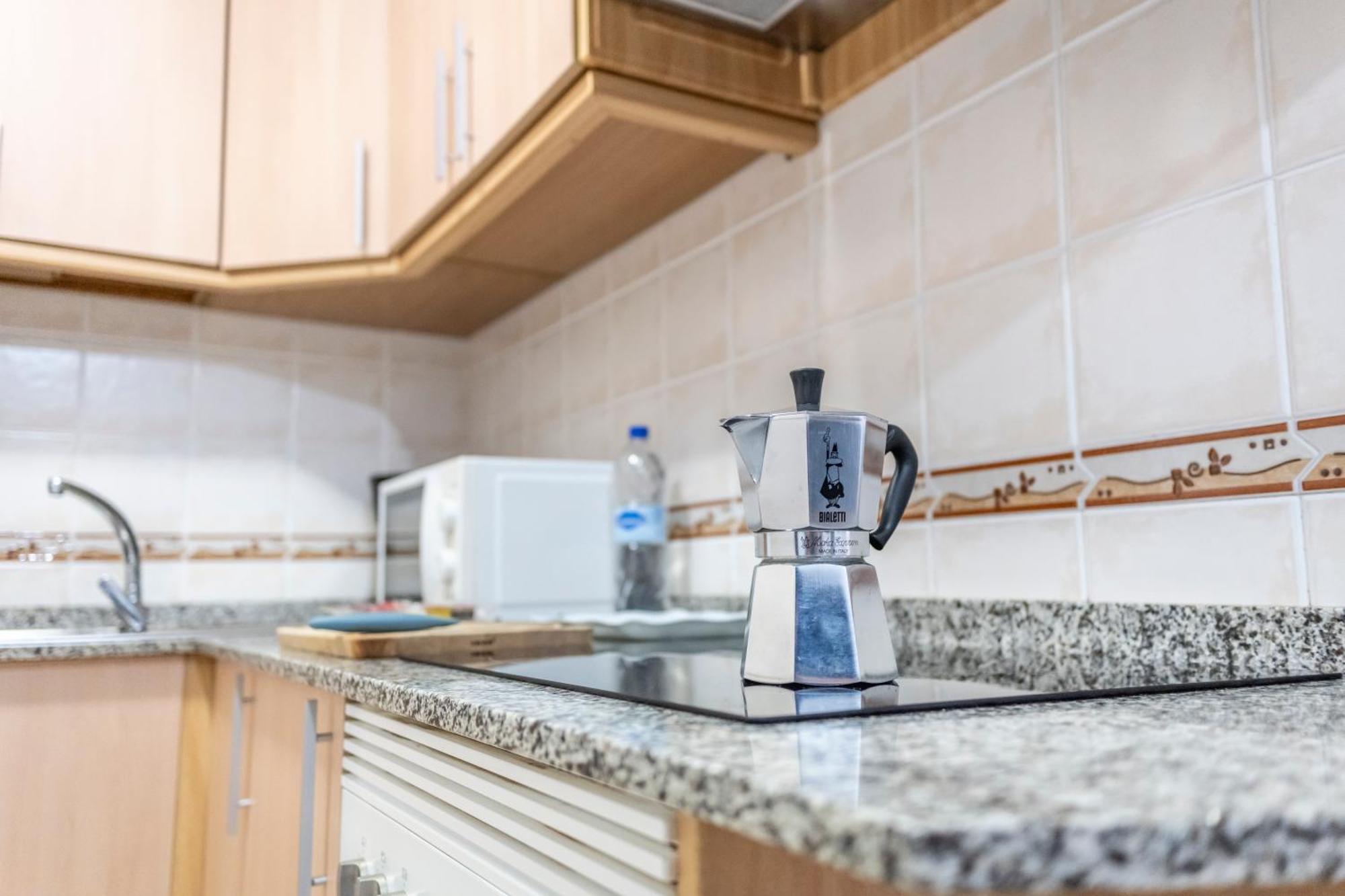 Yesenia Vv Airport Apartment