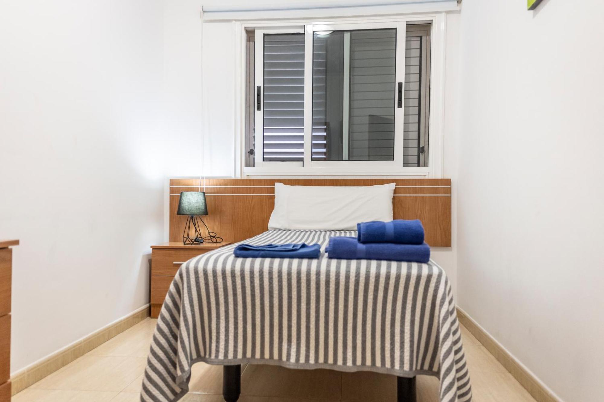 Yesenia Vv Airport Apartment