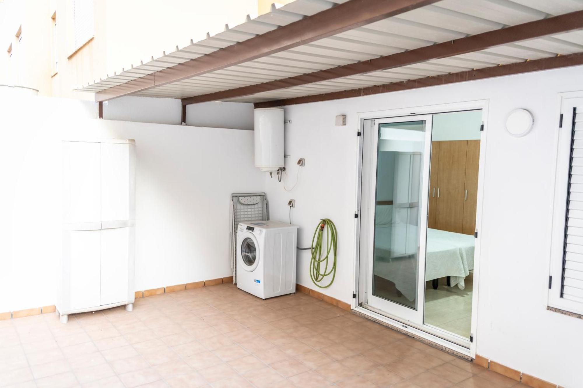 Yesenia Vv Airport Apartment *