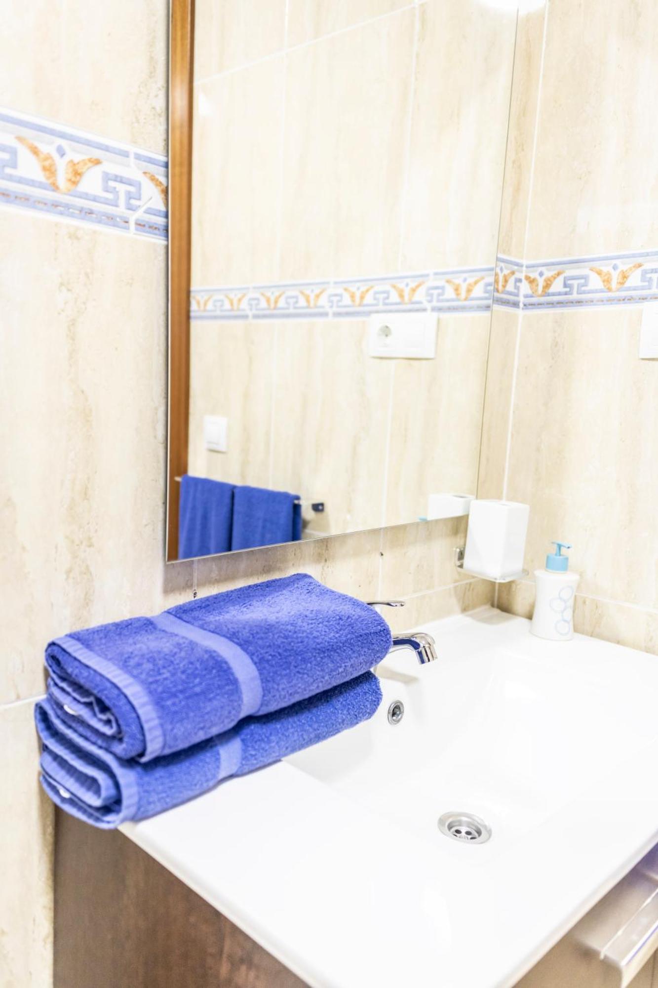 Yesenia Vv Airport Apartment