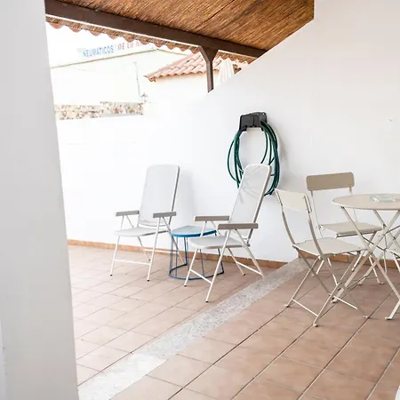 Airport Apartment - Yesenia El Matorral Exterior photo