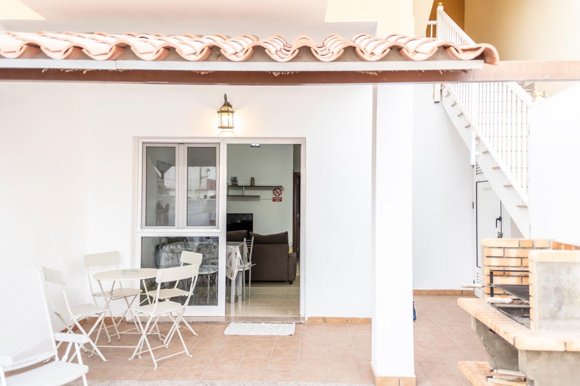 Yesenia Vv Airport Apartament *